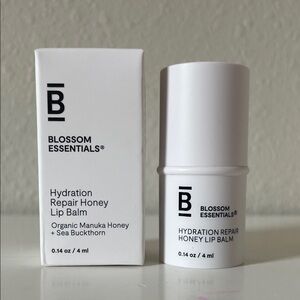 $8💄 BLOSSOM ESSENTIALS Hydration Repair Honey Lip Balm